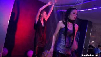 International Summer Lovin' Part 3 - Shower Cam Screencap 2 on www.sinx.com