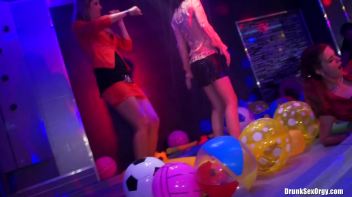 International Summer Lovin' Part 3 - Shower Cam Screencap 37 on www.sinx.com