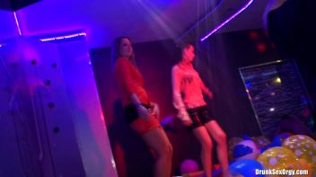 International Summer Lovin' Part 3 - Shower Cam Screencap 42 on www.sinx.com