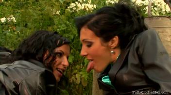 A Nice Surprise... Screencap 58 on www.sinx.com