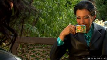 A Nice Surprise... Screencap 8 on www.sinx.com