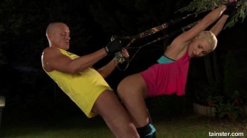 Pissing in action work out Screencap 15 on www.sinx.com