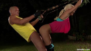 Pissing in action work out Screencap 16 on www.sinx.com