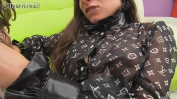 Business Babe Simony Diamond Teaches Cuties All About Lesbo Ass Play Screencap 61 on www.sinx.com