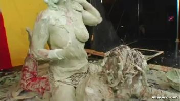 Art Supply Messiness Screencap 88 on www.sinx.com