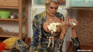 Burglar Gets a Messy Surprise Screencap 111 on www.sinx.com