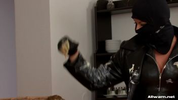 Burglar Gets a Messy Surprise Screencap 35 on www.sinx.com