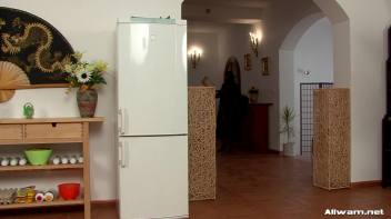 Burglar Gets a Messy Surprise Screencap 4 on www.sinx.com