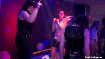 International Summer Lovin' Part 4 - Shower Cam Screencap 52 on www.sinx.com