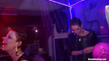 International Summer Lovin' Part 4 - Shower Cam Screencap 66 on www.sinx.com