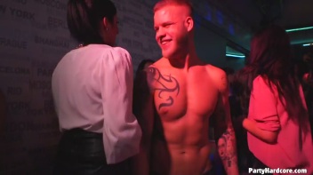 Party Hardcore Gone Crazy Vol. 33 Part 1 - Cam 1 Screencap 71 on www.sinx.com