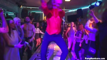 Party Hardcore Gone Crazy Vol. 33 Part 1 - Cam 1 Screencap 21 on www.sinx.com