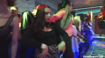 Party Hardcore Gone Crazy Vol. 33 Part 1 - Cam 1 Screencap 25 on www.sinx.com