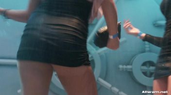 Soaking Up The Shower Sexiness Screencap 5 on www.sinx.com