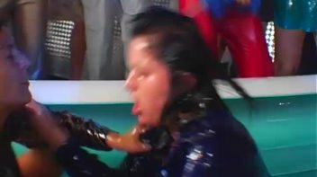 Eurobabe Grease Fight Screencap 40 on www.sinx.com