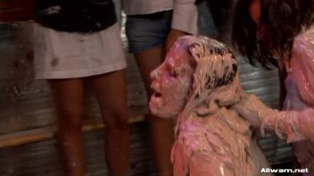 Mud Battling Eurobabe Freaks Screencap 29 on www.sinx.com