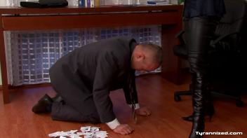 Never Disturb a Madame at Work! Screencap 22 on www.sinx.com