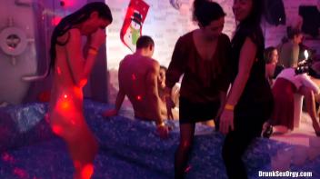 Holiday Hotties Part 4 - Shower Cam Screencap 66 on www.sinx.com