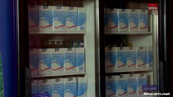 Glamor Gals Take A Milk Bath Screencap 2 on www.sinx.com