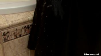 Glamor Gals Take A Milk Bath Screencap 7 on www.sinx.com