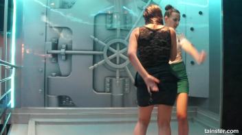 Wet girls turn me on Screencap 38 on www.sinx.com