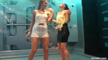 Wet girls turn me on Screencap 55 on www.sinx.com