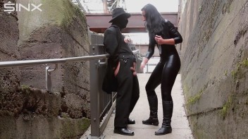 CBT und Nippelspiele im Freien Screencap 38 on www.sinx.com