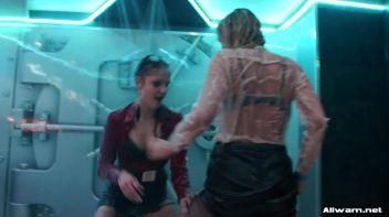 Spicin' Up The Shower! Screencap 21 on www.sinx.com