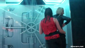 Spicin' Up The Shower! Screencap 34 on www.sinx.com
