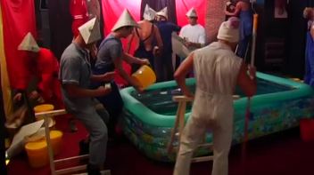 GaGa For Glue Girls Part 1 Screencap 2 on www.sinx.com