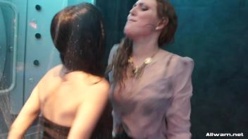 Livin' It Up Wetlook Style Screencap 48 on www.sinx.com