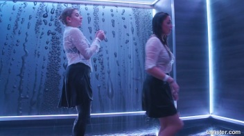 Shower Shakers! Screencap 36 on www.sinx.com