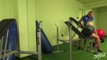 Gym Bunnies Screencap 39 on www.sinx.com