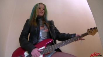 Rockstar Power Pussy Screencap 2 on www.sinx.com