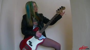 Rockstar Power Pussy Screencap 7 on www.sinx.com