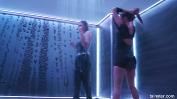 We Wanna Work It Wet! Screencap 9 on www.sinx.com