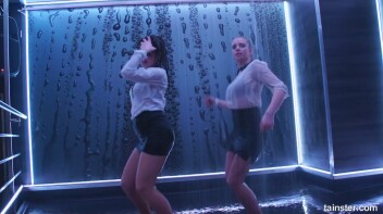 We Wanna Work It Wet! Screencap 93 on www.sinx.com