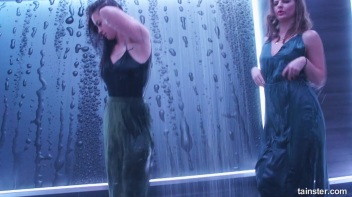 We Wanna Work It Wet! Screencap 23 on www.sinx.com