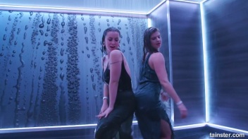 We Wanna Work It Wet! Screencap 31 on www.sinx.com