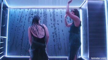 We Wanna Work It Wet! Screencap 36 on www.sinx.com