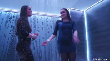 We Wanna Work It Wet! Screencap 49 on www.sinx.com