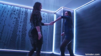 We Wanna Work It Wet! Screencap 63 on www.sinx.com