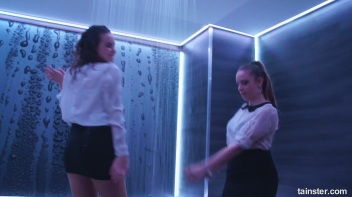 We Wanna Work It Wet! Screencap 69 on www.sinx.com