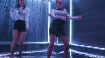 We Wanna Work It Wet! Screencap 77 on www.sinx.com