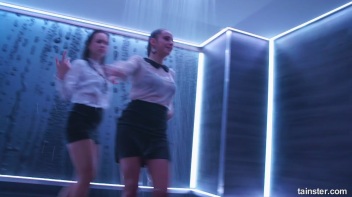 We Wanna Work It Wet! Screencap 78 on www.sinx.com