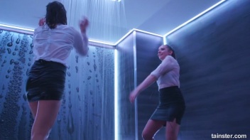 We Wanna Work It Wet! Screencap 83 on www.sinx.com