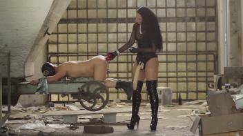 Der dicke rote Dildo im Asch Screencap 28 on www.sinx.com