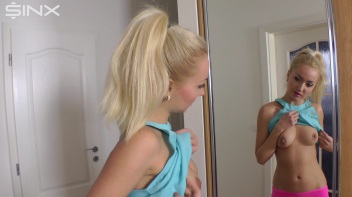 College Hottie Wets Her Panties Screencap 13 on www.sinx.com