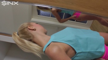 College Hottie Wets Her Panties Screencap 14 on www.sinx.com