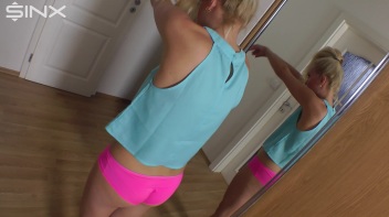 College Hottie Wets Her Panties Screencap 9 on www.sinx.com